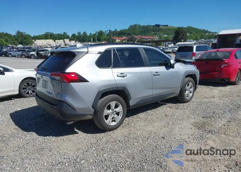 2019 Toyota Rav4 Xle z USA, uszkodzony, nr VIN JTMW1RFV0KD008769